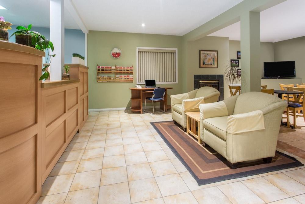 Grand Forks Inn Zewnętrze zdjęcie